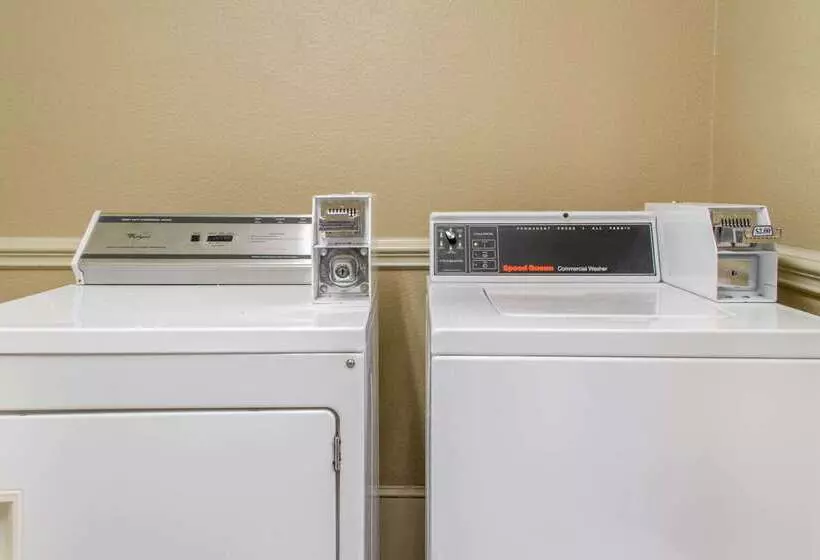 ホテル Quality Inn & Suites Maggie Valley   Cherokee Area