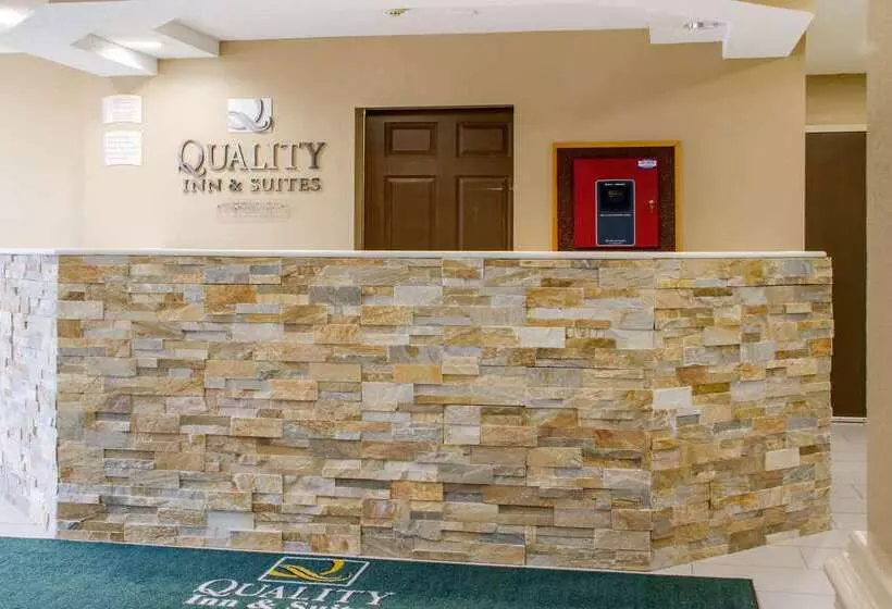 ホテル Quality Inn & Suites Maggie Valley   Cherokee Area