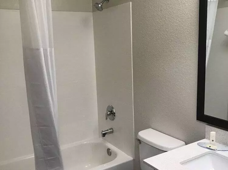 ホテル Quality Inn & Suites Maggie Valley   Cherokee Area