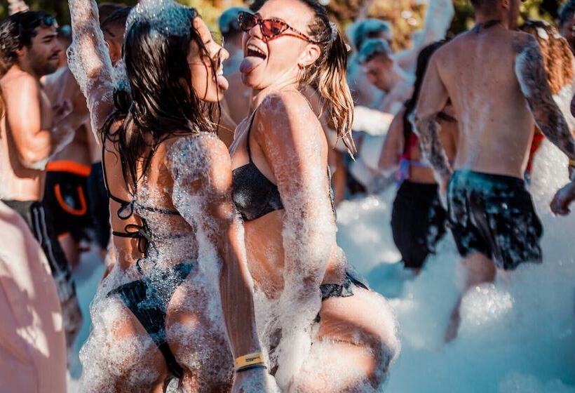 فندق Trabukos Beach Complex