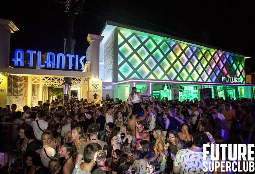 فندق Trabukos Beach Complex