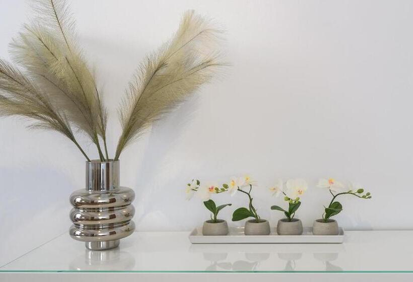 Harmony Elegant Central Apartment