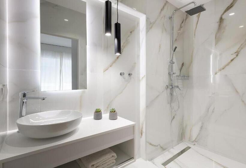 Harmony Elegant Central Apartment