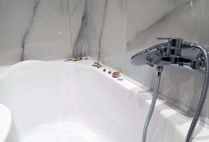 Harmony Elegant Central Apartment