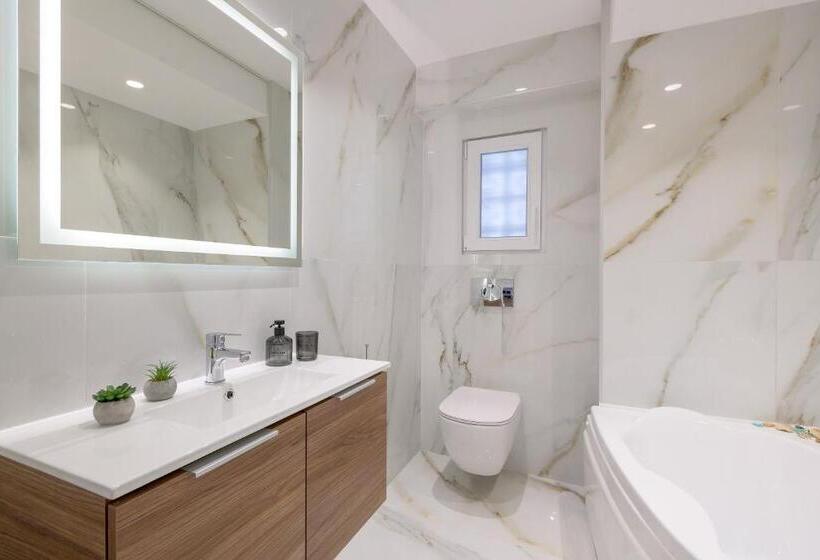 Harmony Elegant Central Apartment