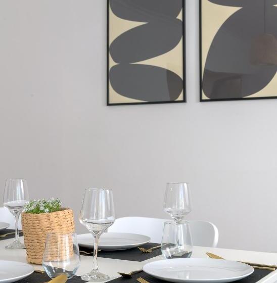 Harmony Elegant Central Apartment