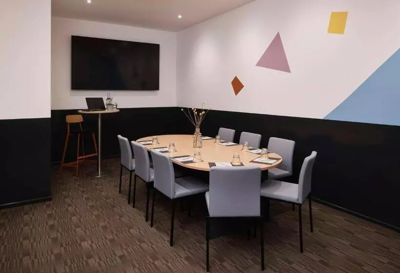 Hotelli Atura Dandenong