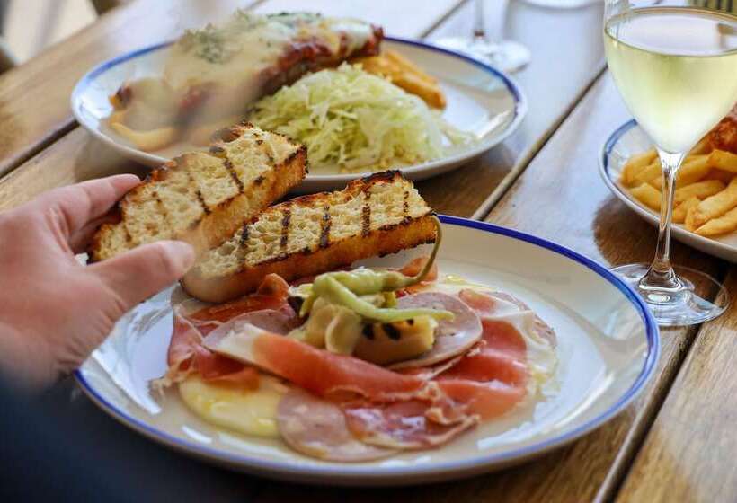 Отель Bermagui Beach