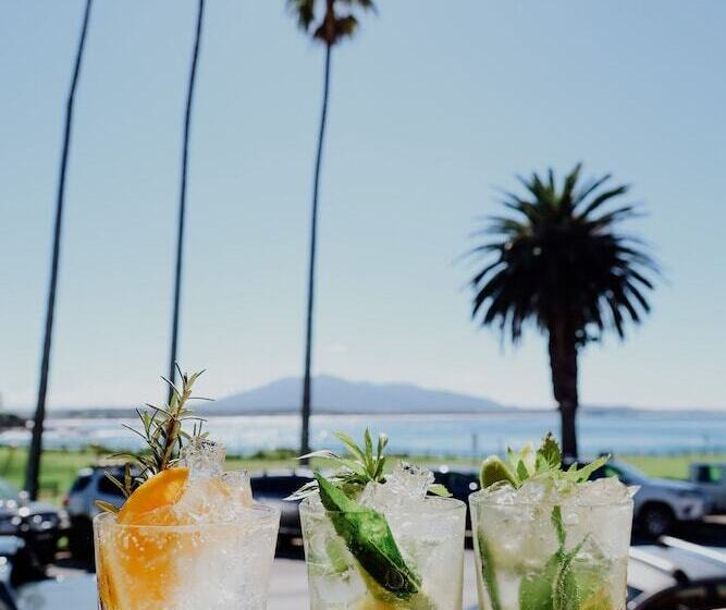 Отель Bermagui Beach