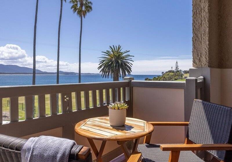 Отель Bermagui Beach