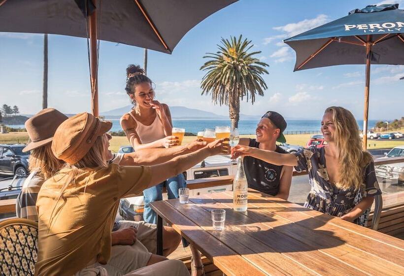 Отель Bermagui Beach