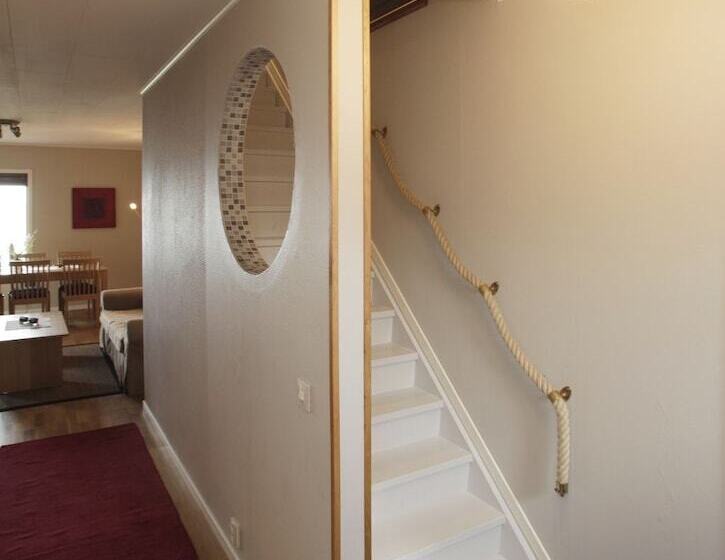 هتل Byxelkroks Marina Sea Resort