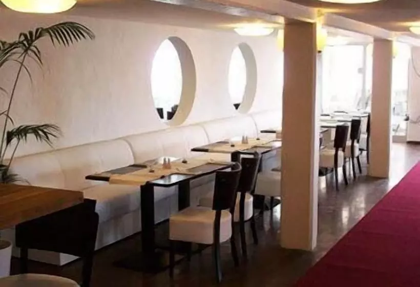 هتل Byxelkroks Marina Sea Resort