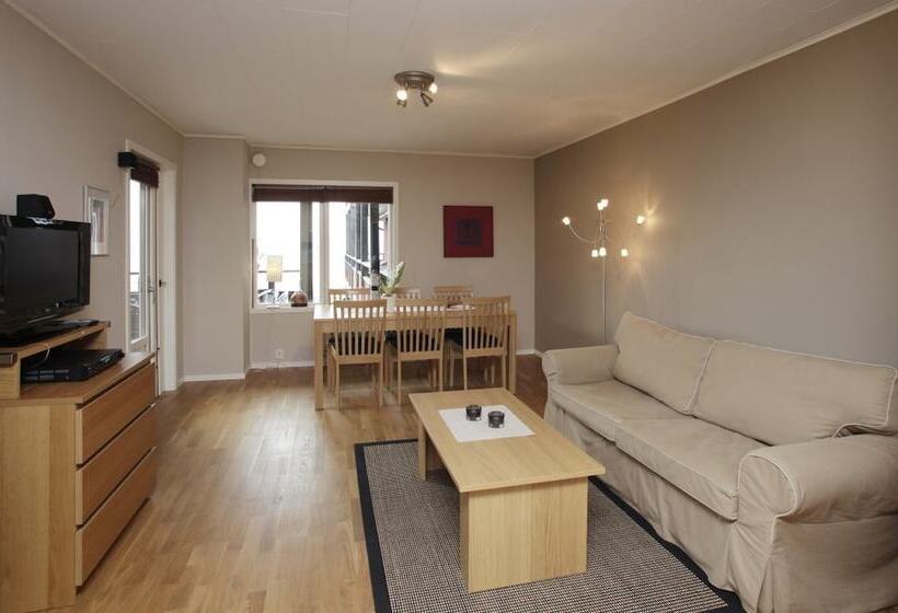 هتل Byxelkroks Marina Sea Resort