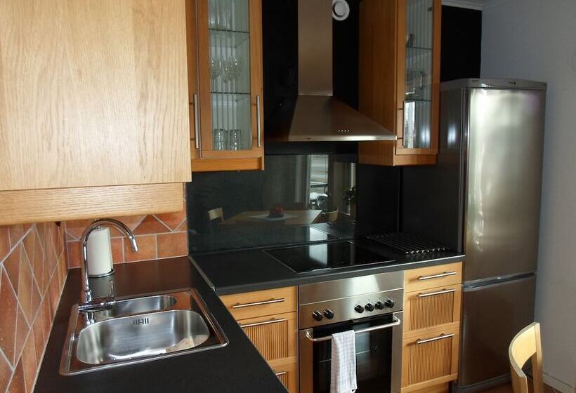 هتل Byxelkroks Marina Sea Resort