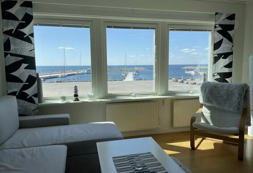 هتل Byxelkroks Marina Sea Resort