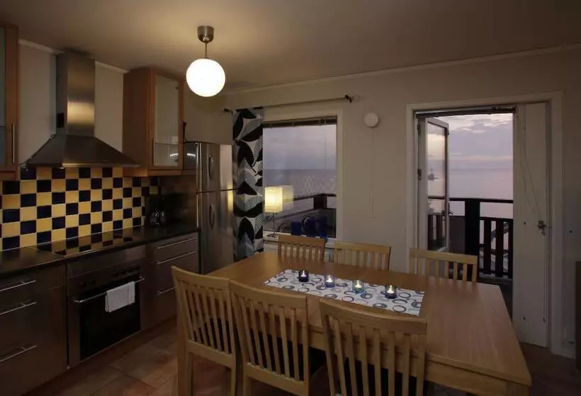 هتل Byxelkroks Marina Sea Resort