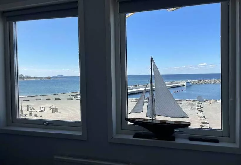 هتل Byxelkroks Marina Sea Resort