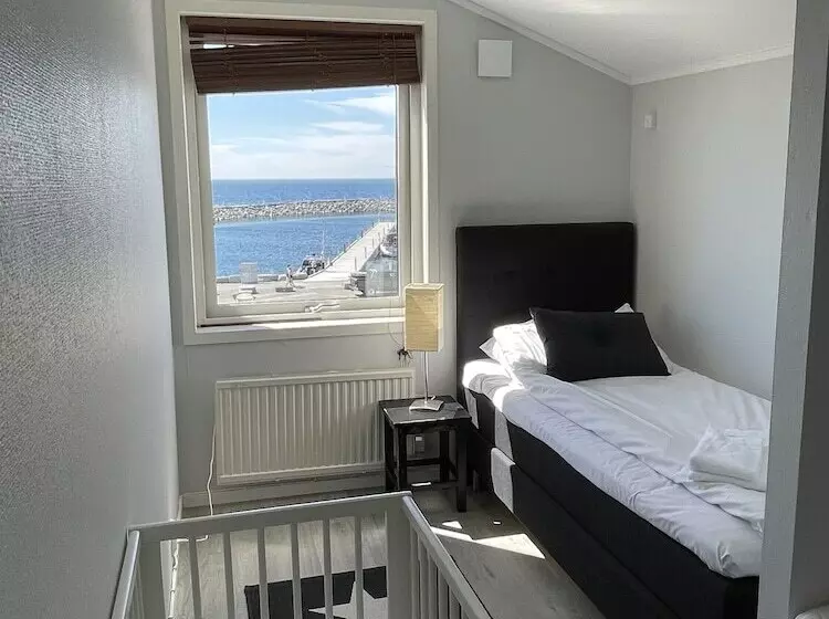 هتل Byxelkroks Marina Sea Resort