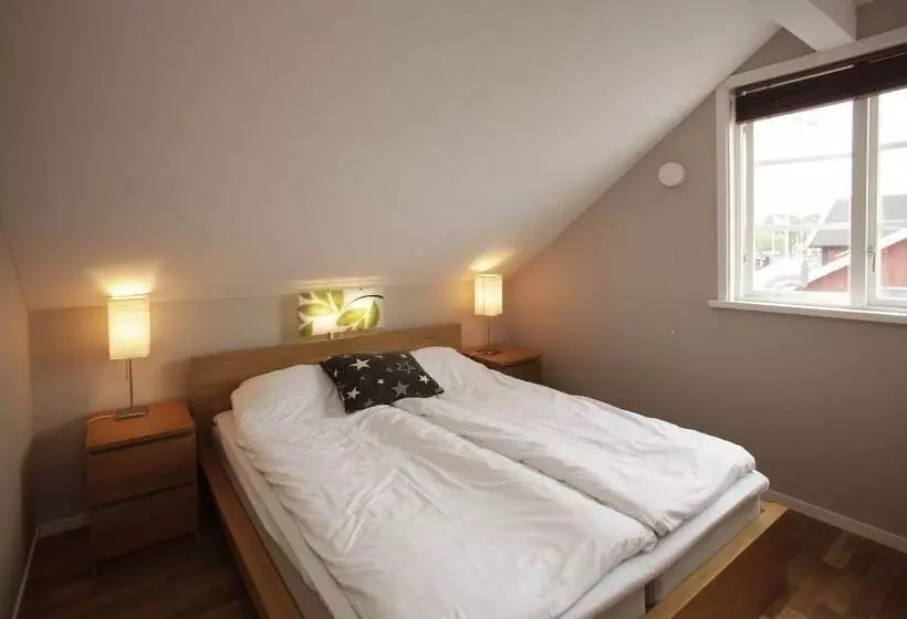 هتل Byxelkroks Marina Sea Resort