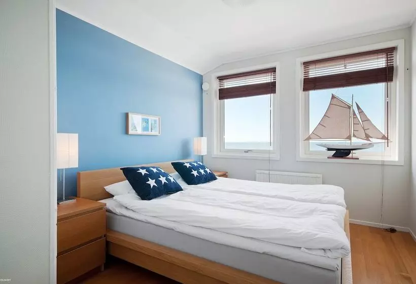 هتل Byxelkroks Marina Sea Resort