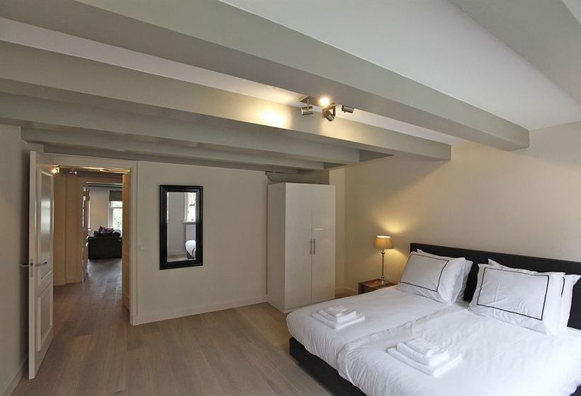 Отель Cityden Canal Area