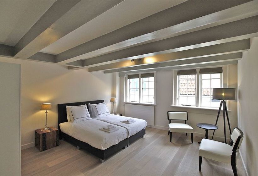 Отель Cityden Canal Area