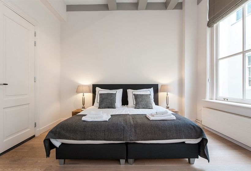 Отель Cityden Canal Area