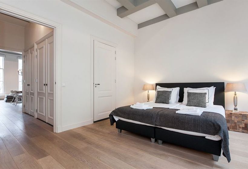 Отель Cityden Canal Area