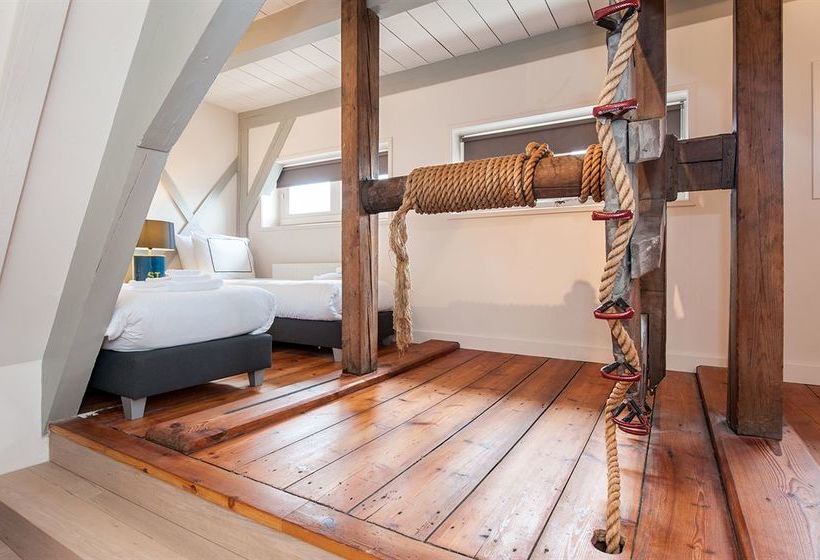 Отель Cityden Canal Area