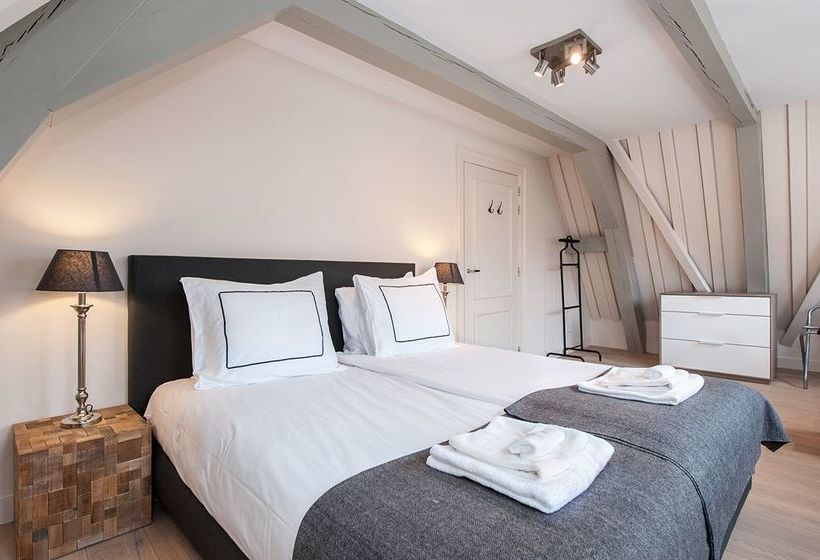 Отель Cityden Canal Area