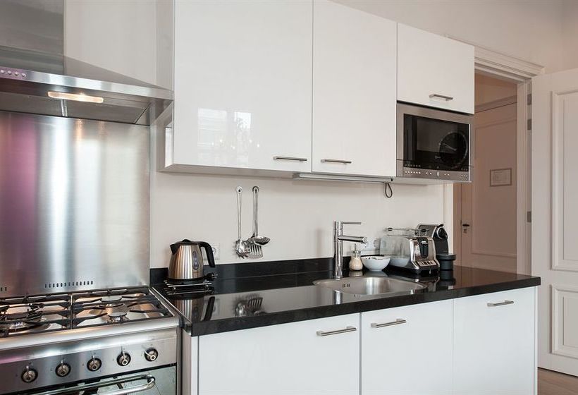 Отель Cityden Canal Area