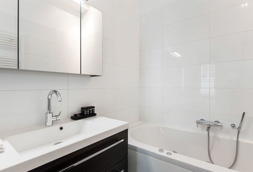 Отель Cityden Canal Area