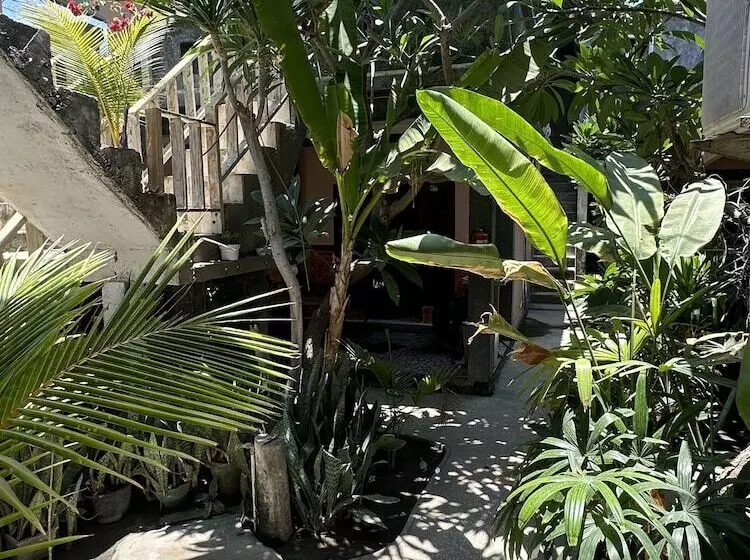 هتل Jamess Bungalow