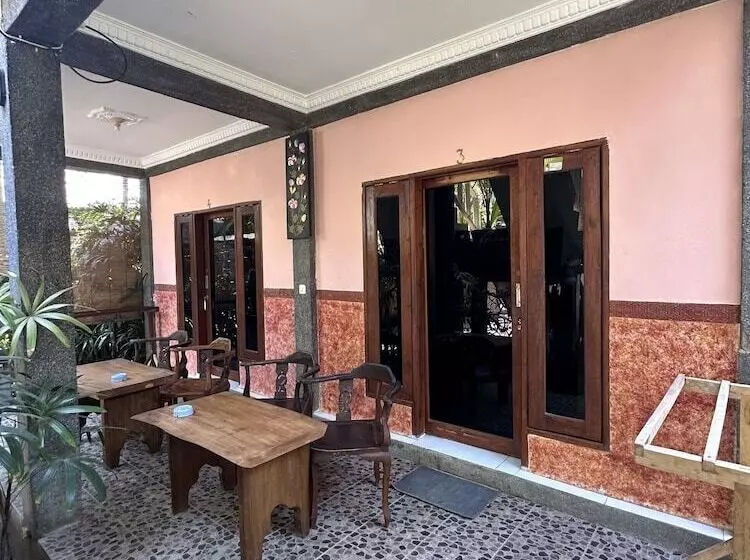 هتل Jamess Bungalow