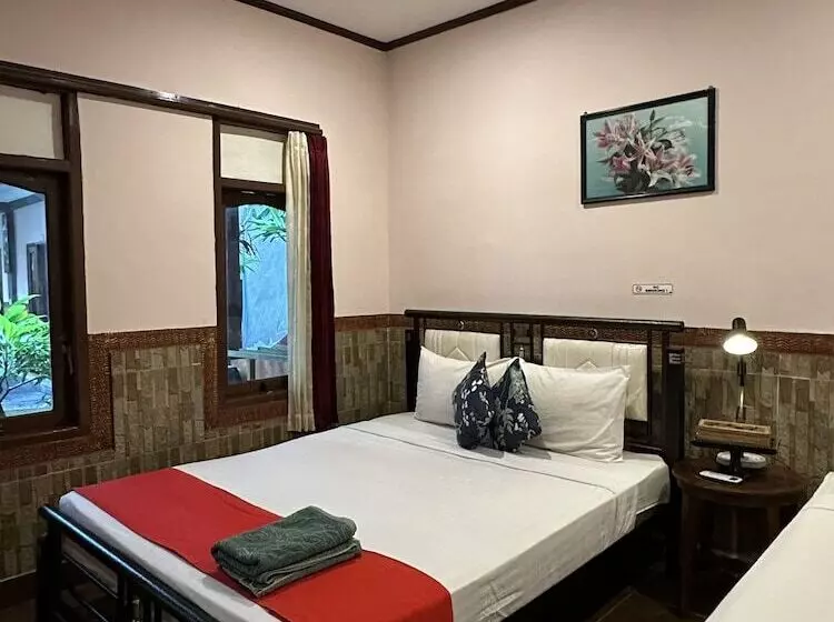 هتل Jamess Bungalow