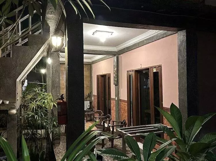 هتل Jamess Bungalow