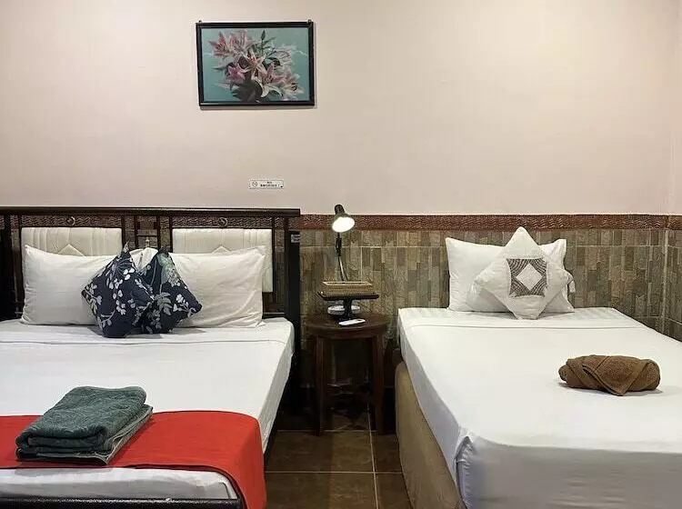 هتل Jamess Bungalow