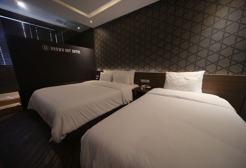 هتل Beomil Brown Dot
