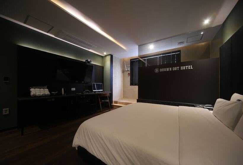 هتل Beomil Brown Dot