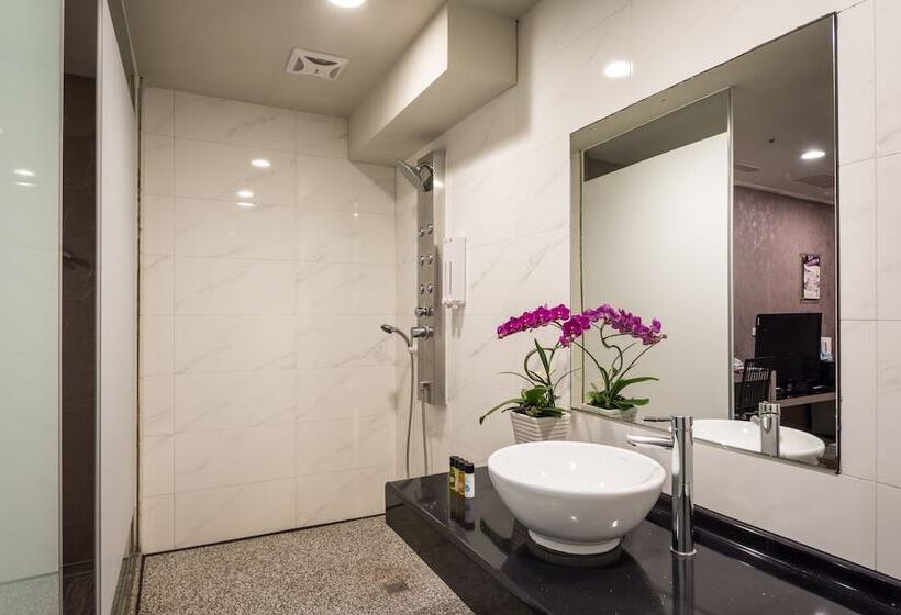 هتل 慶城商旅urbanone