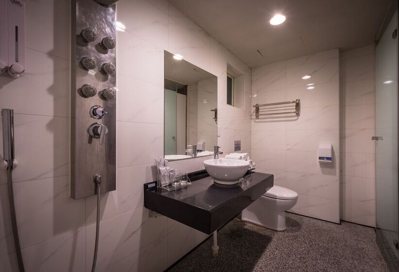 هتل 慶城商旅urbanone