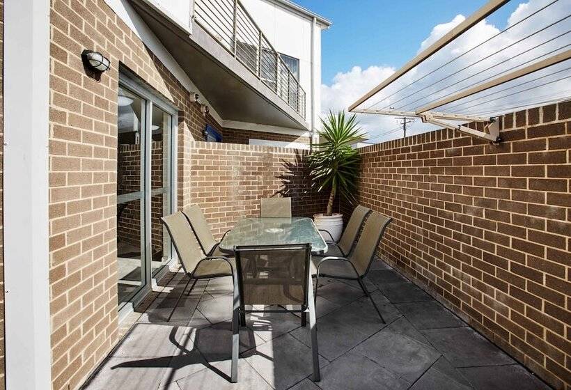 מוטל Aspire Newcastle