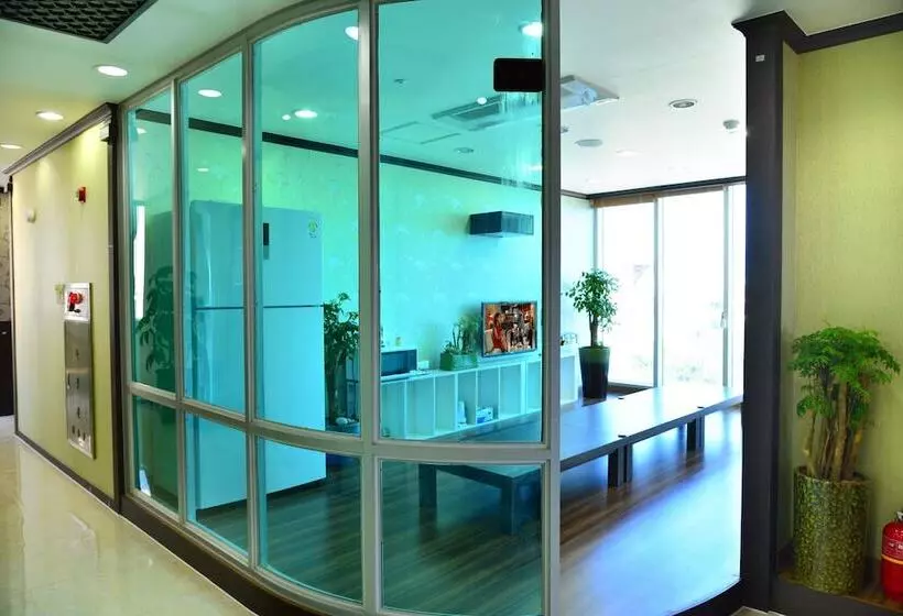 Retkeilymaja Seom Guesthouse