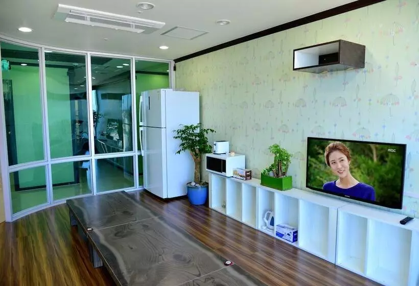 Retkeilymaja Seom Guesthouse
