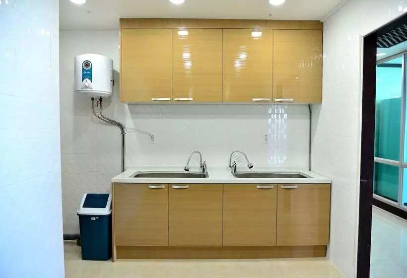 Retkeilymaja Seom Guesthouse