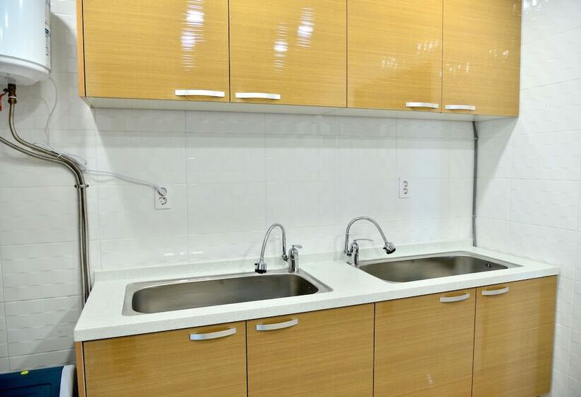 Cămin Seom Guesthouse