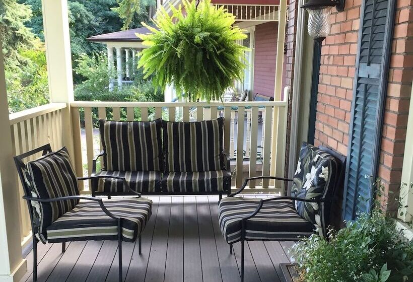 Stone Boutique Suites