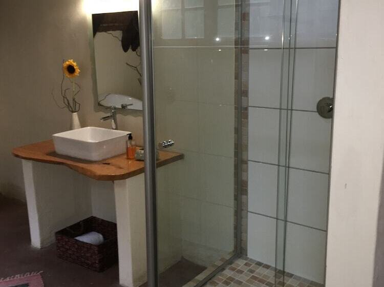 The Birdhouse Bed & Breakfast #no Loadshedding #solar Energy