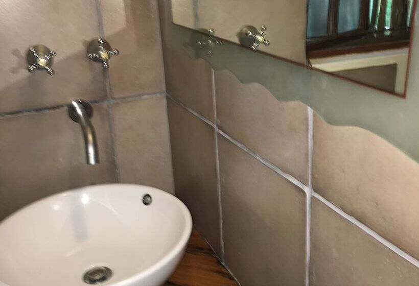 The Birdhouse Bed & Breakfast #no Loadshedding #solar Energy